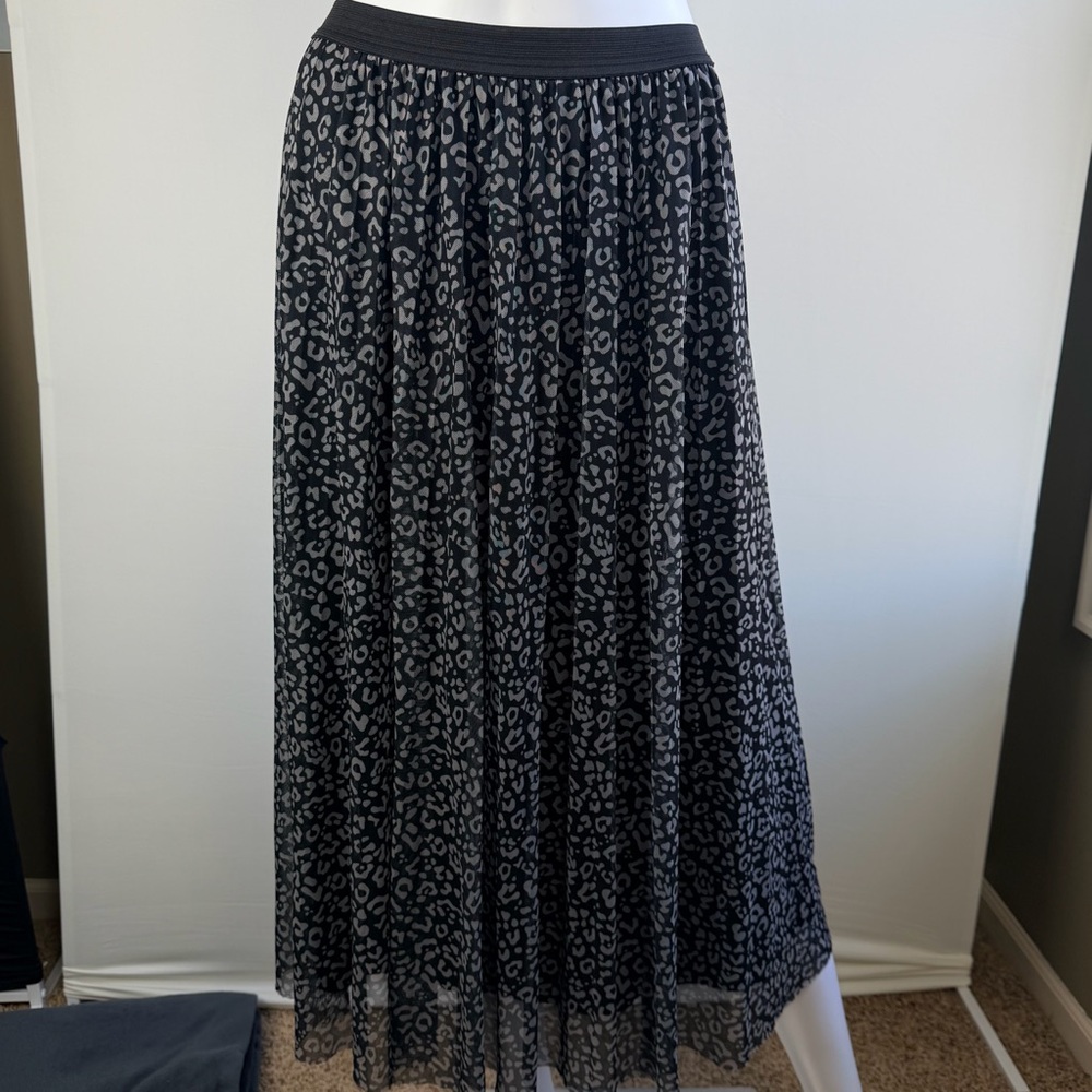 Sincerely Jules Leopard Print Midi Skirt Black Gray Elastic Waist Flowy Large